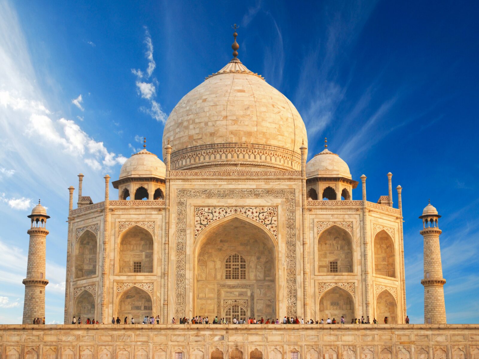 Which marble is used in taj mahal ?